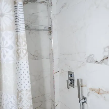 Dolanit E Drurit Apartament *