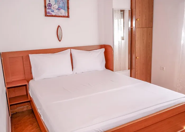 アパート Dolanit E Drurit