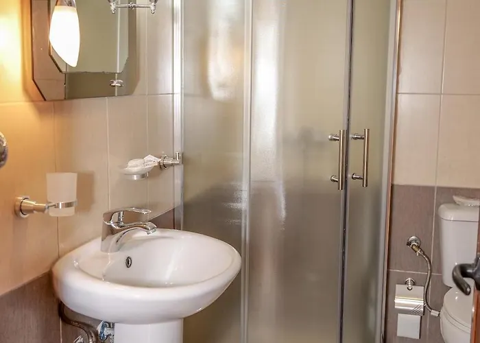 Dolanit E Drurit ドゥラス